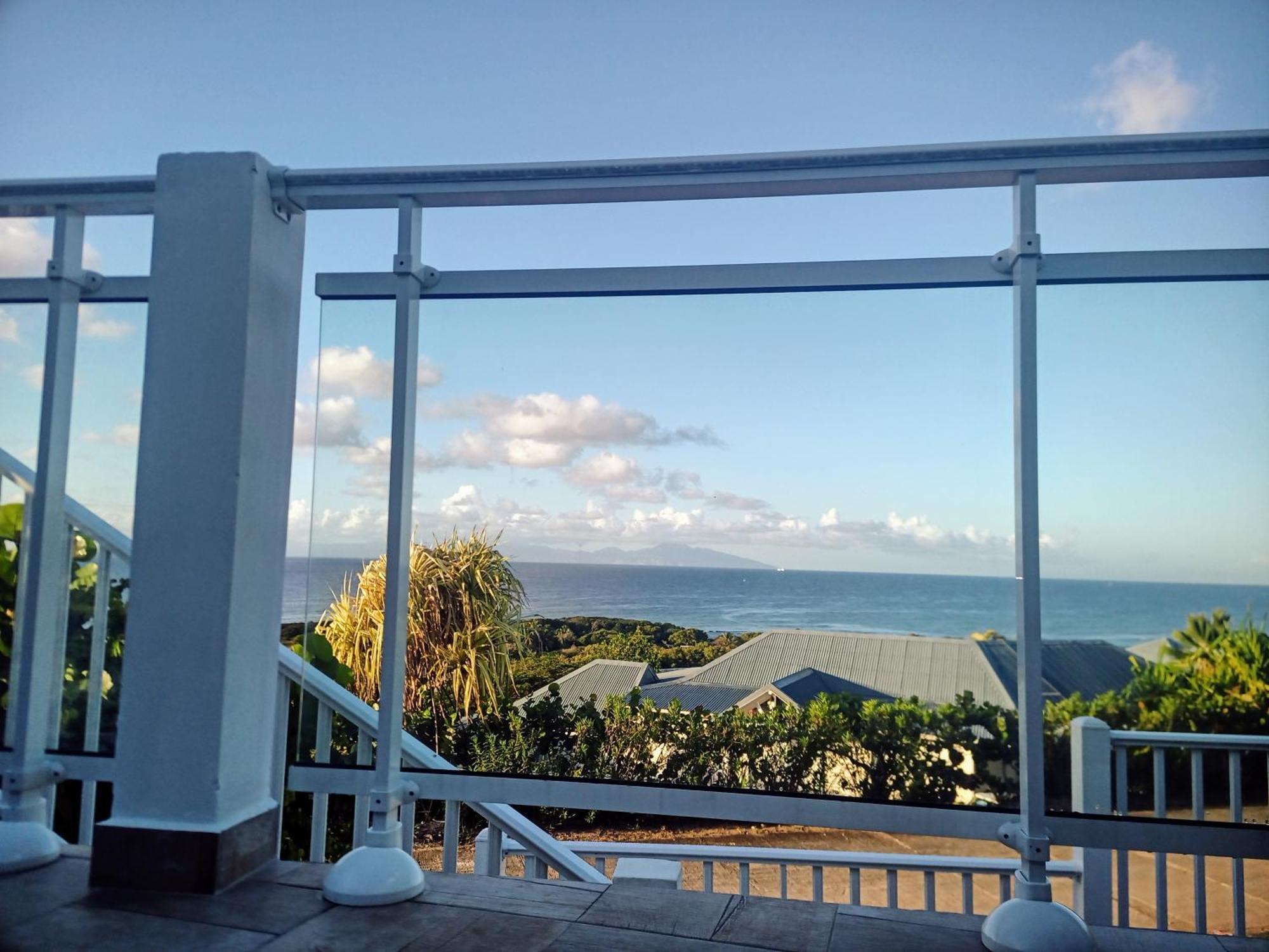Grand-Bourg  Aux Colibris Amoureux : Loft De Standing Avec Vue Mer מראה חיצוני תמונה