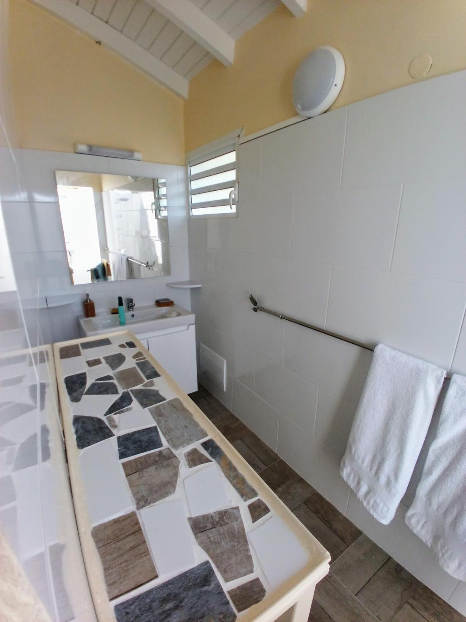 Grand-Bourg  Aux Colibris Amoureux : Loft De Standing Avec Vue Mer מראה חיצוני תמונה